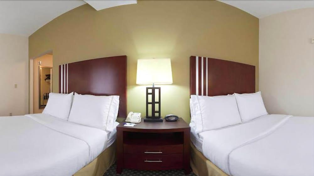 Holiday Inn Express & Suites Indianapolis - East By Ihg Exterior photo