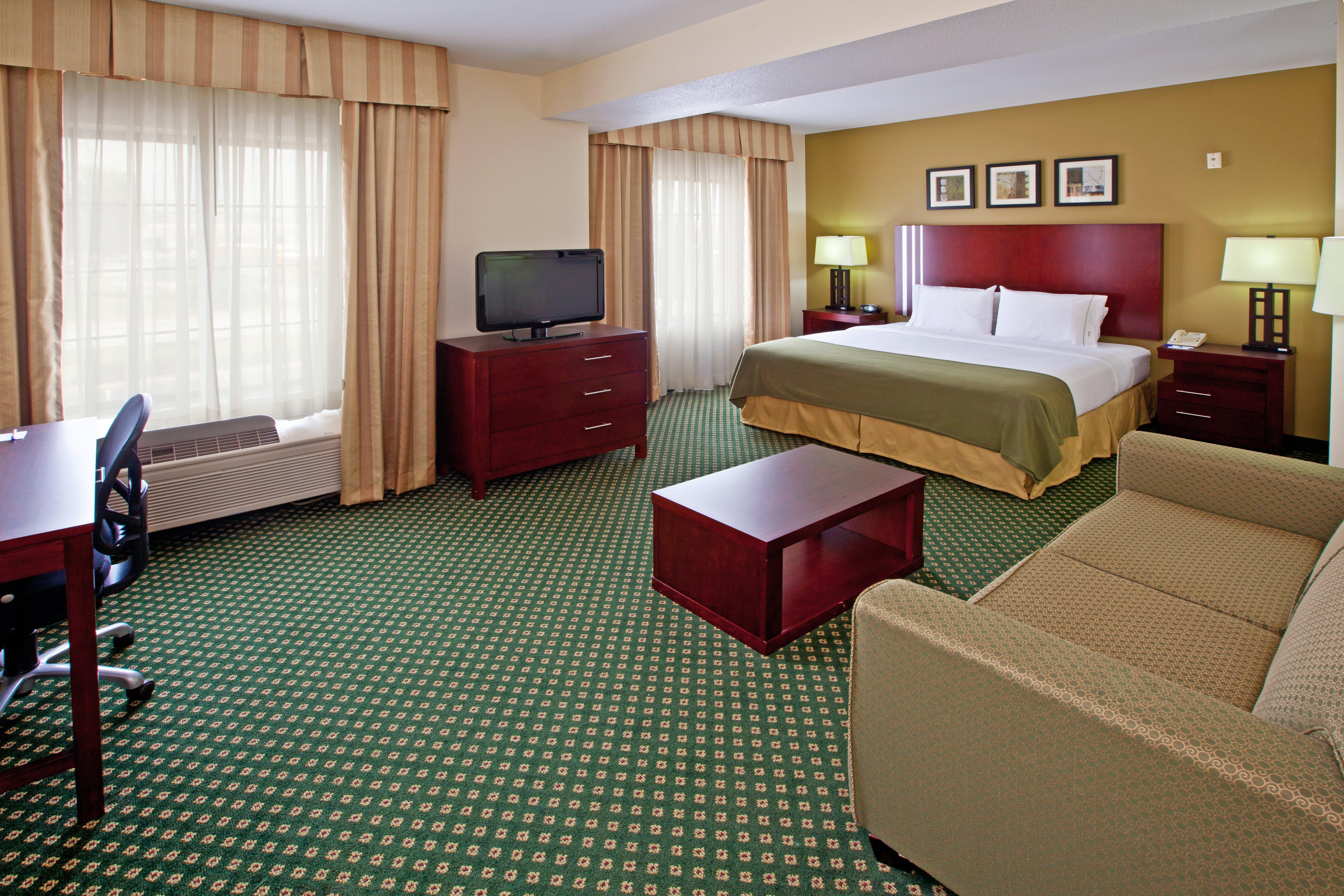 Holiday Inn Express & Suites Indianapolis - East By Ihg Exterior photo