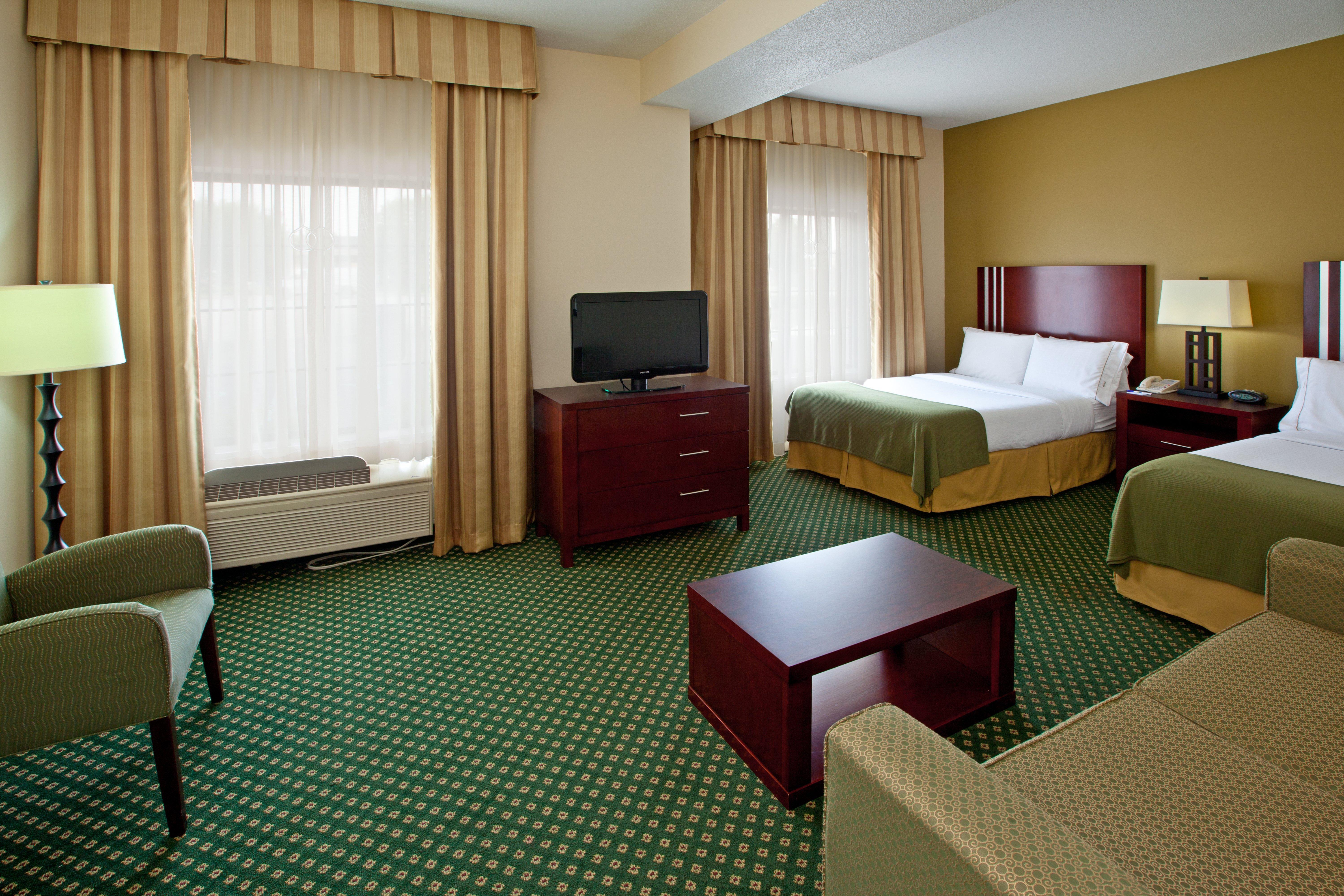 Holiday Inn Express & Suites Indianapolis - East By Ihg Exterior photo