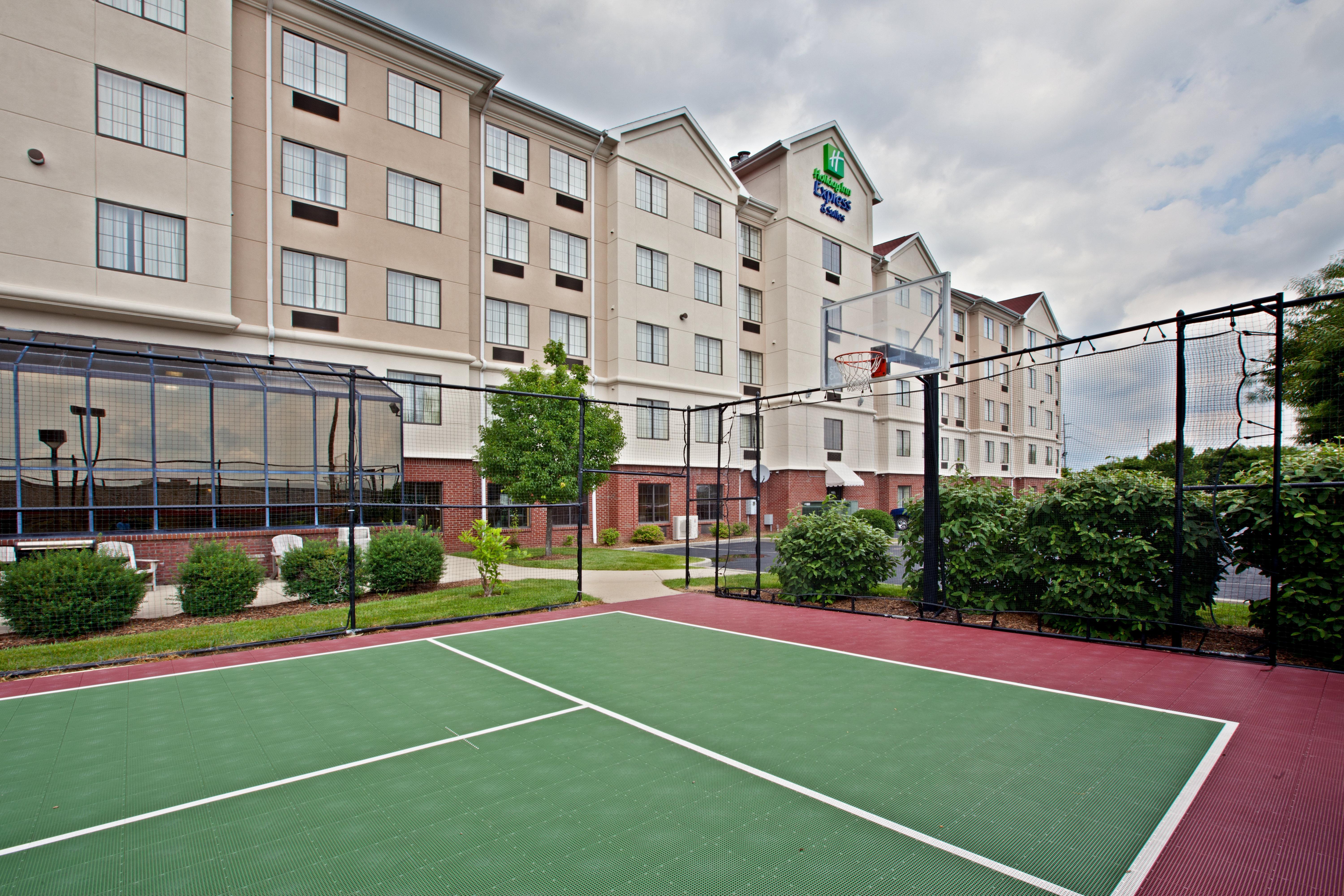 Holiday Inn Express & Suites Indianapolis - East By Ihg Exterior photo