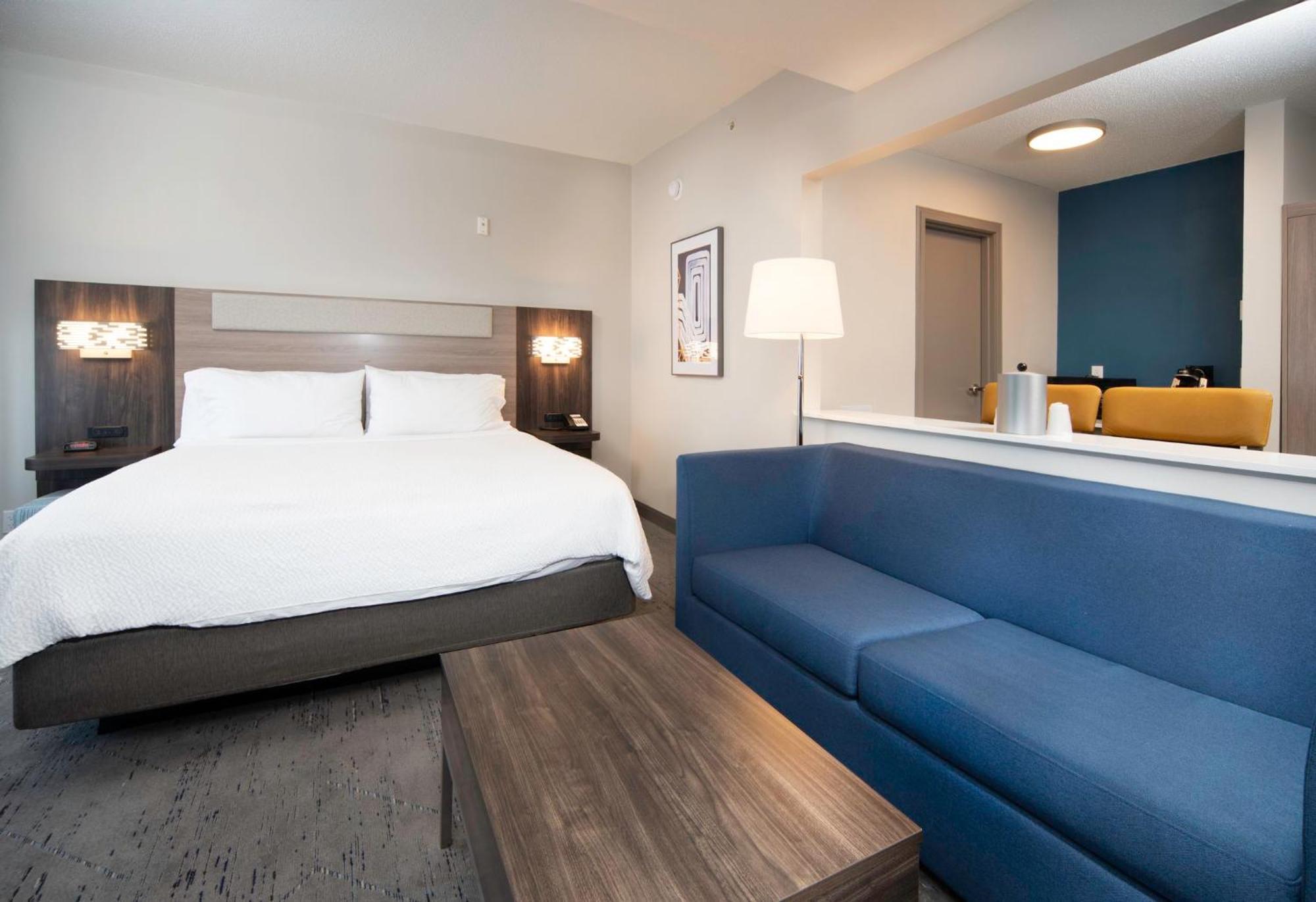 Holiday Inn Express & Suites Indianapolis - East By Ihg Exterior photo
