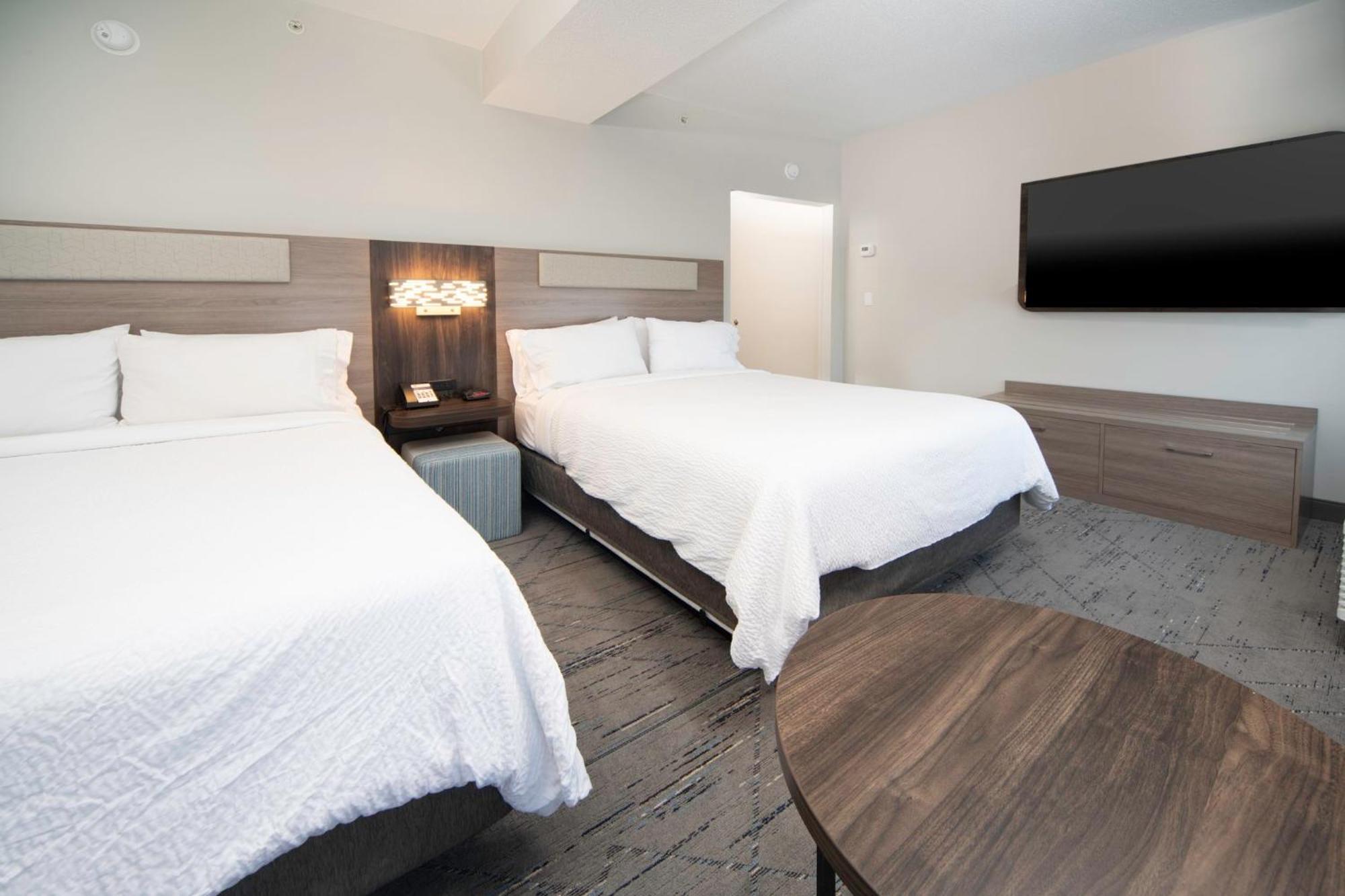 Holiday Inn Express & Suites Indianapolis - East By Ihg Exterior photo