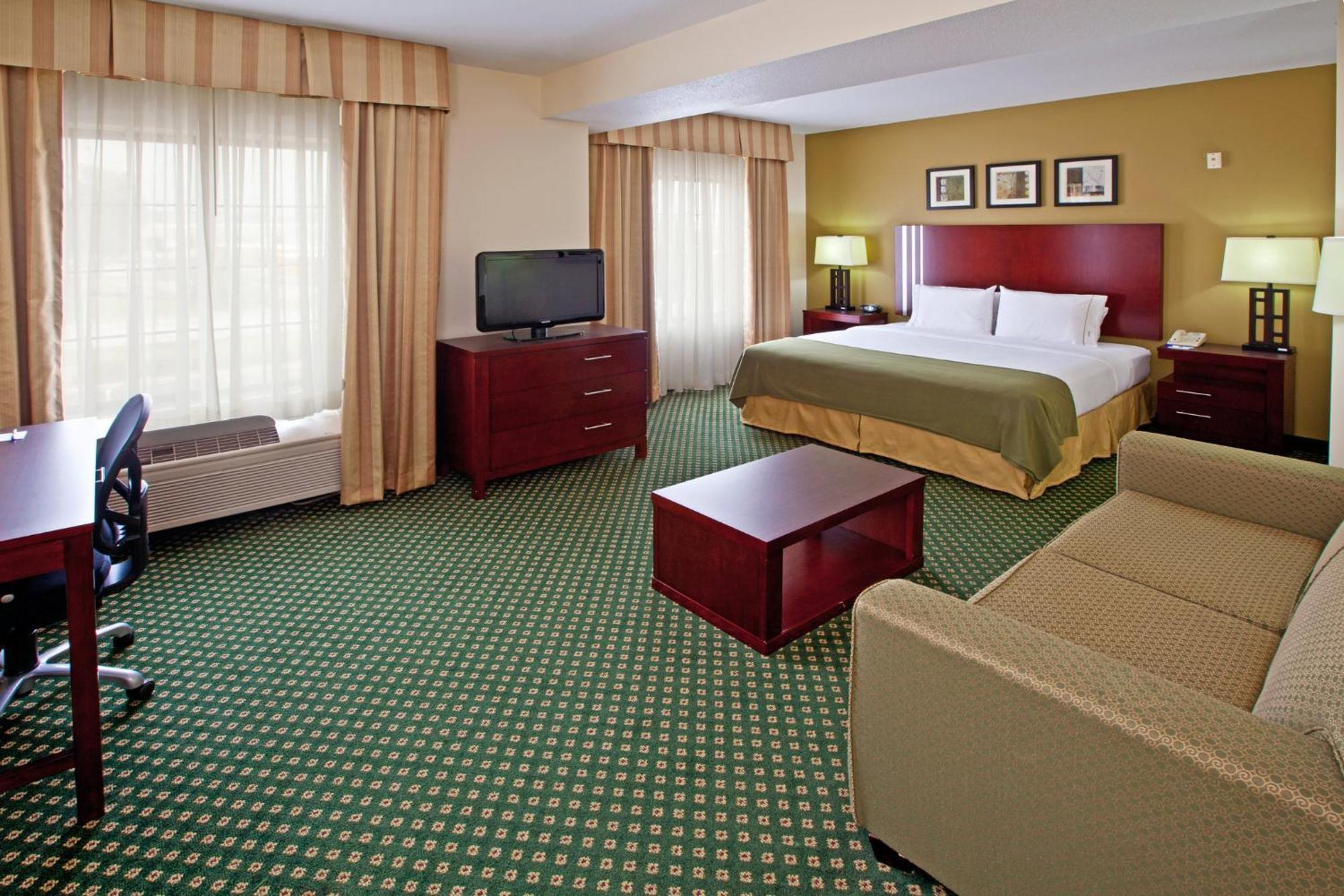 Holiday Inn Express & Suites Indianapolis - East By Ihg Exterior photo